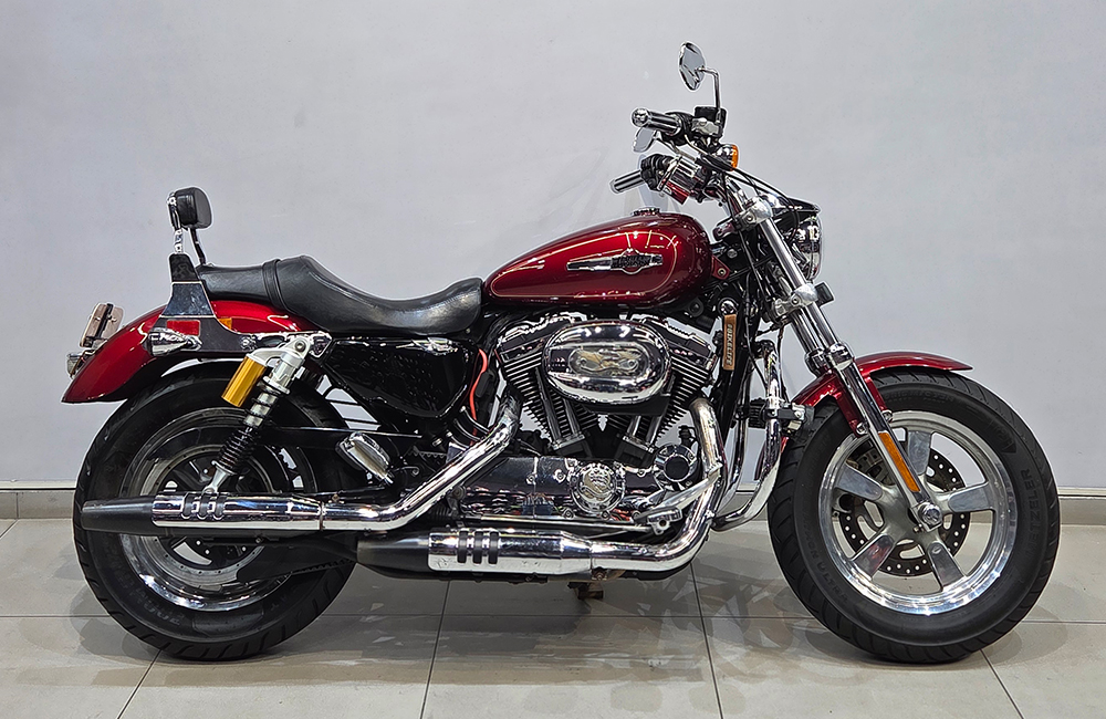 HARLEY DAVIDSON CUSTOM 1200 -2017